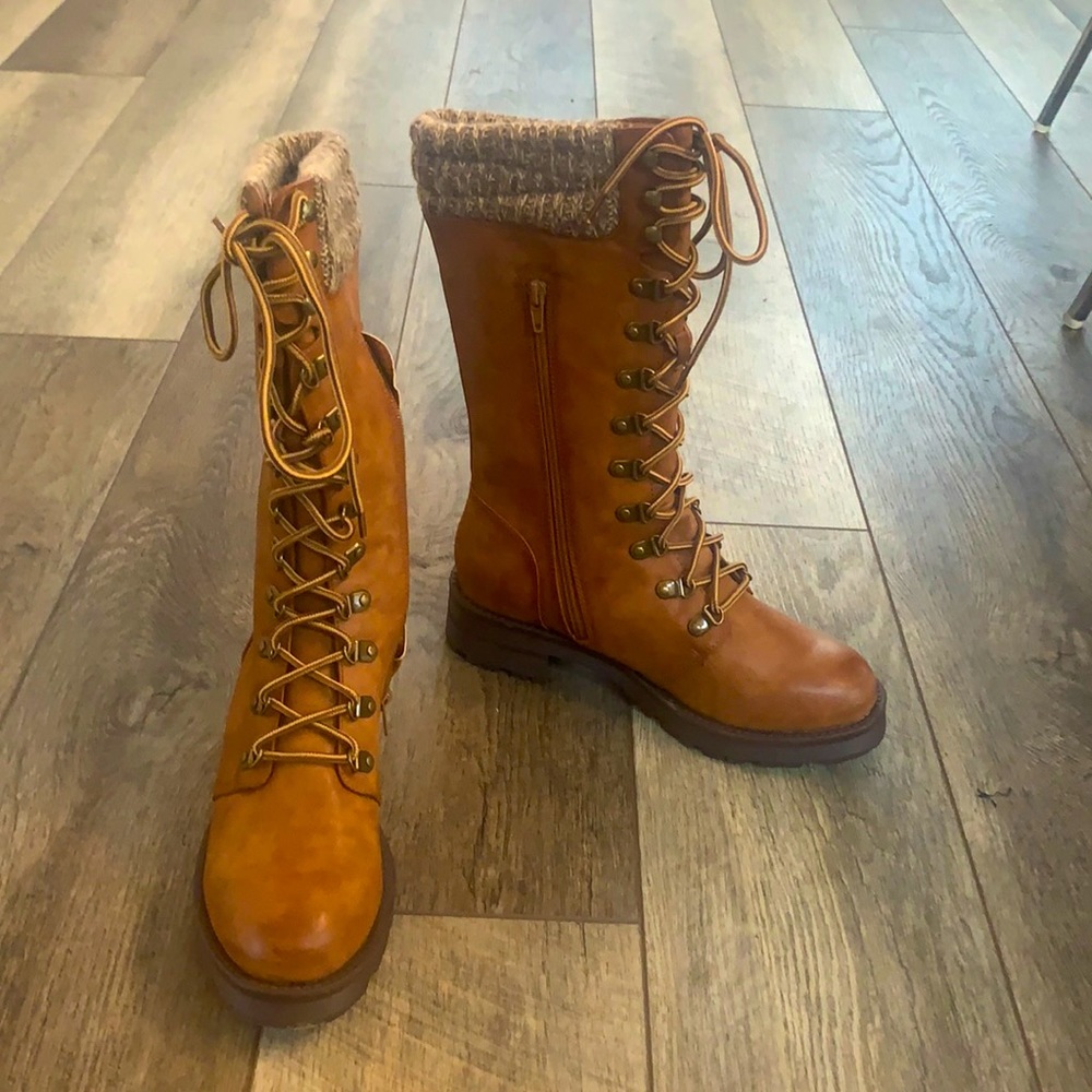 MIA Lace Up Boots Size 9